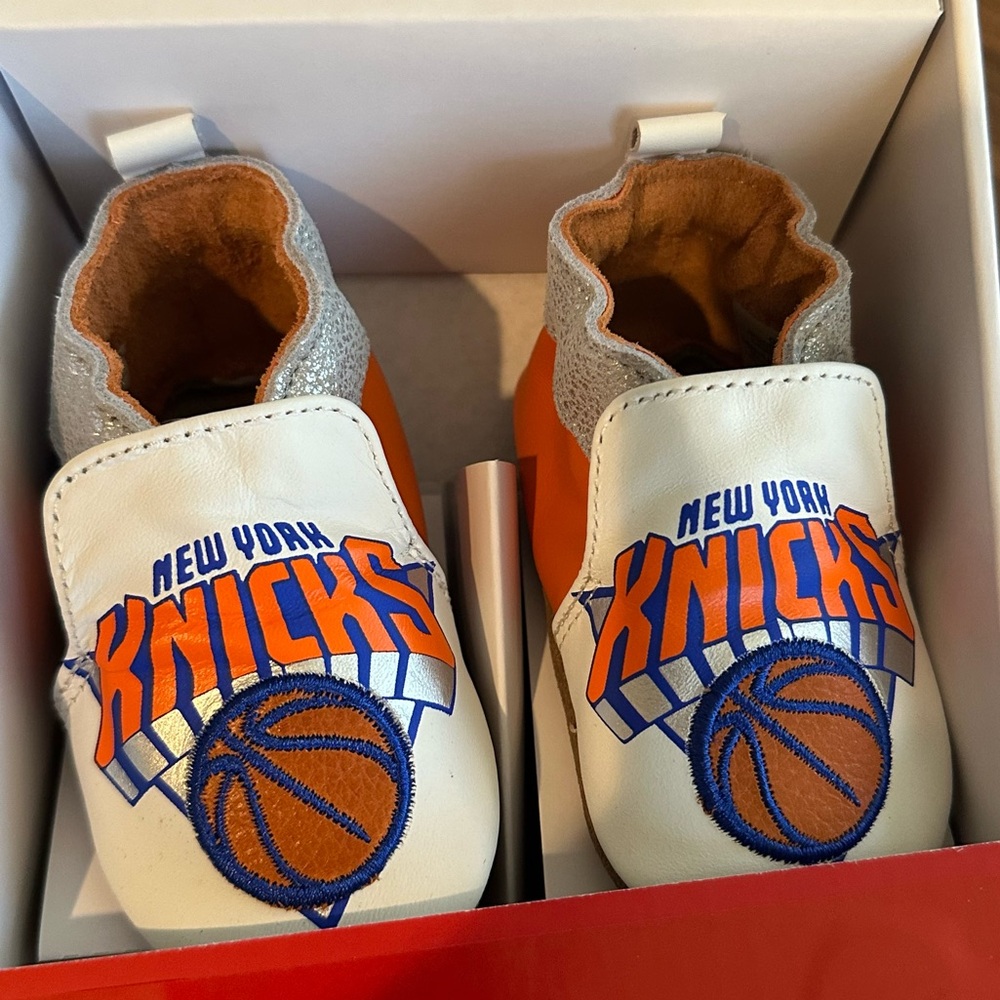 Robeez Baby Shoe - NBA, New York Knicks Size 12-18 M  NWT